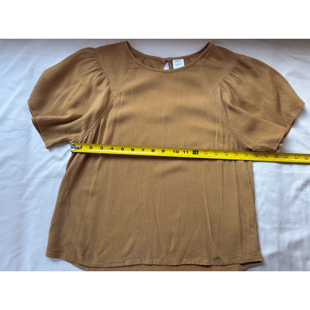 Roan + Ryan Mustard Brown Flutter Sleeve Textured Blouse Top Medium - Picture 5 of 7